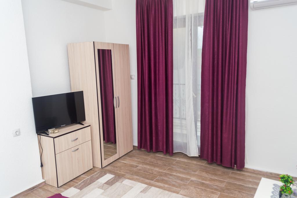 Bed & Breakfast Delikates Stojakovo Dış mekan fotoğraf